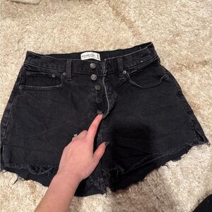 Abercrombie & Fitch High Rise Mom Shorts – Black Denim (Size 28 / 6)